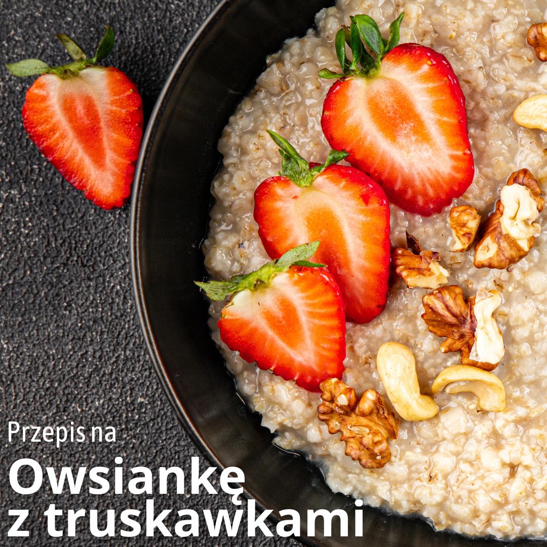 Przepis na owsiankę z truskawkami i orzechami